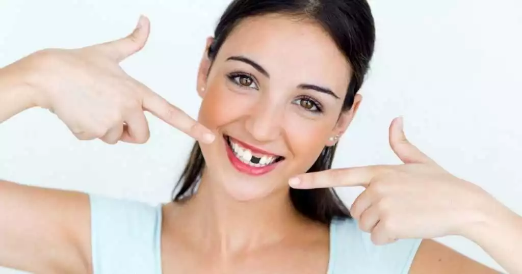 تفسير حلم وقوع الأسنان للعزباء 